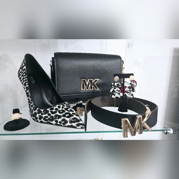 MICHAEL KORS Amara Leopard Print Calf Hair Pump - Picture 4 of 4
